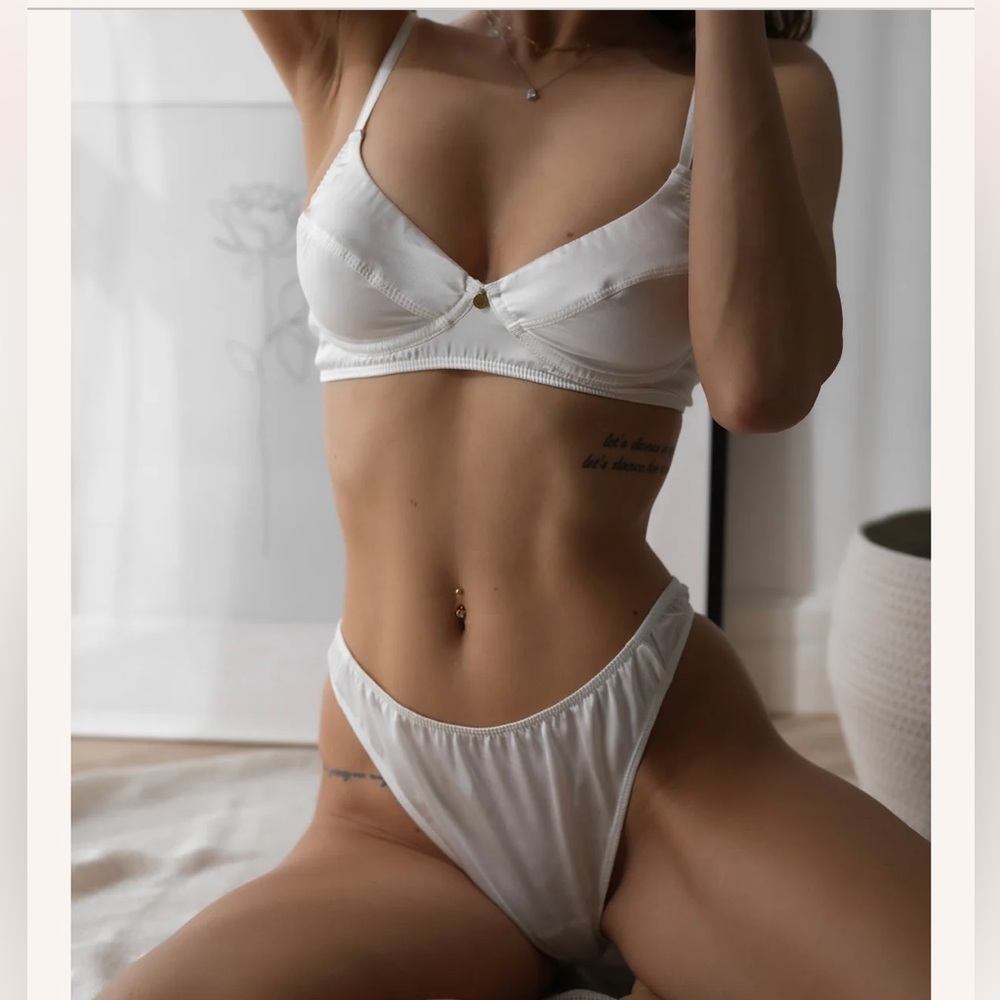 White Intimates Set - Picture 6 of 9